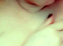 que rica colombiana hijastra se masturba en el baño y sigue tocándose en su cuarto real amateur