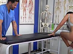 THE PHYSIOTHERAPIST GIVES ME A MASSAGE WITH A HAPPY ENDING - PART 1 - MARIANA MARTIX & NICK MORENO - XVIDEOS
