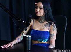 Evelyn Buarque in podcast compilation with Bia Hot.