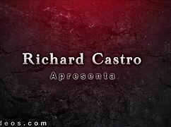 peguei a namorada do meu amigo no banheiro se masturbando n�o resisti e acabei gozando na boca dela completo no red e sheer