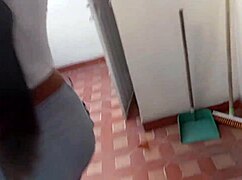 Dialogic-Provocative la nueva empleada está muy rica, ¿puedo seducirla para oral?