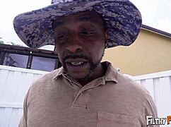 Hey, wanna see some wild ass clapping for likes?