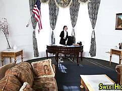 देखना चाहते हो teen 18+ 18+ big cock blow कर रही है?