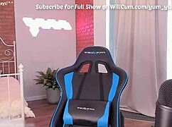 My geeky nerd body with creamy pussy just keeps squirting