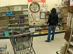 omg i’m such a exhibitionist shoppin with my huge ass bustin outta jeans lol