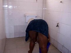 अरे, देखना चाहोगे इस खूबसूरत ब्लैक लड़की को अच्छी तरह चाटते हुए?