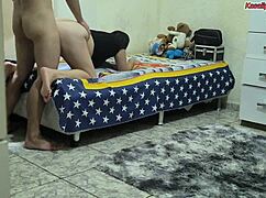 स्तेपसन ने कैच किया स्तेपडैड कर्वी हाफ-सिस्टर को रफ बैंग कर रहा है