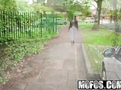 hey alessa savage, dean van damme, need cash for public pickup fun?