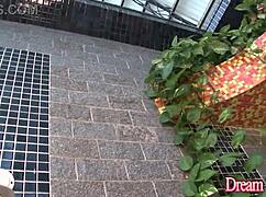 नेचुरल ट्रांस बेब रेनाटा टावारेस की टाइट बूटी स्ट्रेच होती है