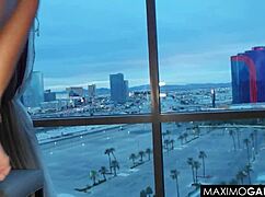 यो, देखो एम्बर स्नो की वाइल्ड इंटररेशियल डीपथ्रोट स्किल्स!