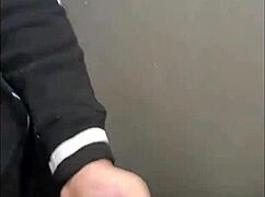 I can't believe the safadeza in the gym bathroom, adrenaline pumping with these hot machos in sheer clothes!