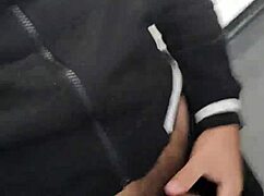 I can't believe the safadeza in the gym bathroom, adrenaline pumping with these hot machos in sheer clothes!