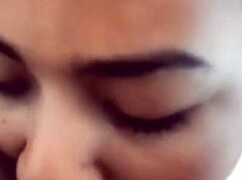 me corro en la garganta profunda de la chupona