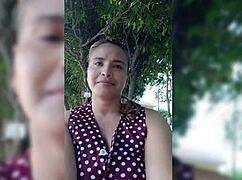 Entrevistando a gina on the street with curvy natural tits