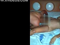 dois machos takin turns on karina's married pussy, damn