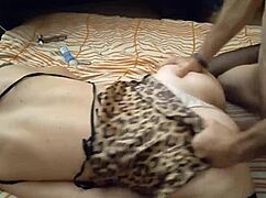 अमूल सोलो गुलाबी साटन पैंटी में डर्टी फ्रेंच टॉक पीओवी उकसाती