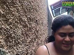 vizinha safada toma gozada na cara do vizinho