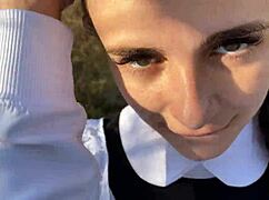 Fucking that skinny hottie in the bushes feels so thrilling