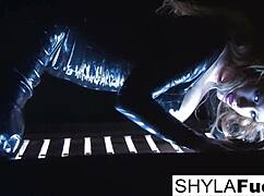 sexy shyla stylezs enjoys a smoking fetish session