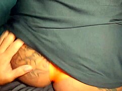 Ela veia dar uma mamada no pau grande a safada quer leite direto da fonte