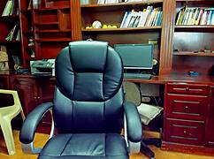 Secretary secretly masturbates her anal in the office