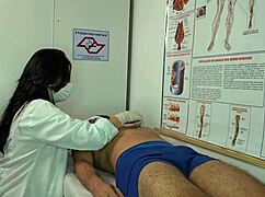 enfermeira se surpreende com ereção do paciente em consulta