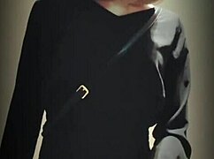 लेडीबॉय, तुम पब्लिक में क्रीम शूट कर रहे हो?