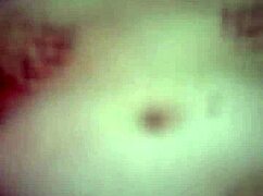 कैसे मैं अपनी फैट वाइफ को स्क्रू करूँ जबकि टाइट टीन सौतेली बेटी देख रहा हूँ?