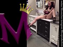 I can’t believe how sexy this hermosa blanquita culona looks while we’re out in public, damn, that latina body drives me wild in the open air!