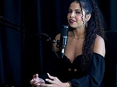 Sweet Karolzinha Gives Tips on Selling Content Outdoors