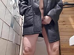 i hot masturbate in the sauna - girls fly orgasm?