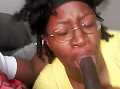 Kyttkatt Gives A Relaxing Blowjob On The Couch