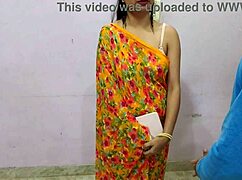 सारा, हॉट टीचर, अपने टाइट अस्स को फर्स्ट कॉलेज डे पर जोर से ड्रिल्ड करवाती है, कम ड्रिपिंग आउट... ट्वाइस!