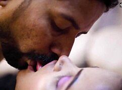 सौतेला भाई अपनी कर्वी बिगबूब्स सौतेली बहन को चोदने से रुक नहीं सकता, हिंदी ऑडियो शामिल