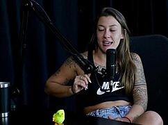 would flor de damiana do outdoor sex in lingerie?