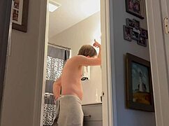 Jeffrey Jaxxon Uses Prostate Massager After Shower For Closeup Cumshot