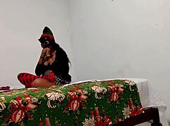 Hey cousin, keep pounding that pussy with your vibrator like that!