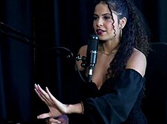 Safada faz uma dança sensual após falar que não faz sexo anal gosta das preliminares adora chupar transou em trilha e seus fetiches - sweet karolzinha watch on sheer red