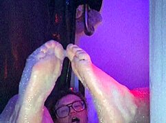 Muscular trans touches big clit in bath with toys