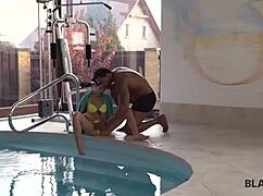 Petite Girl Enjoys Interracial Sex with Stepdad 😍