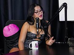 she won three times in brs, gave lots of ass and exposed women's insecurities - val mineirinha in swing cast sheer red