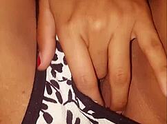 my stepsister masturbates so good, her pussy is sexy 😍