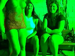 as do job se pegando dentro do cabare