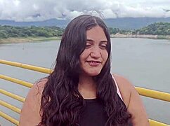 Chica Abandonada Por Su Novio Es Auxiliada Por Un Extraño Termina En Sexo Duro