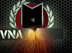 Julia Ann plays with her glass dildo on mature pussy 😈