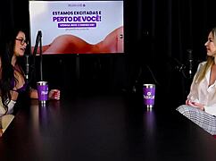 Amateur Loira Demonstrates Blowjob and Anal Position with Toys