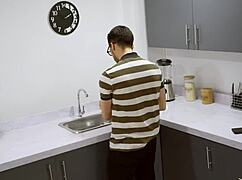 Thieves Pretend As Strippers To Seduce And Rob Landlord