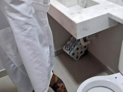 Vazou Vídeo Da Enfermeira Fodendo Dentro Do Banheiro Do Hospital