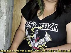 Descubro a mi hermanastra hablando con un chico de tinder y me presta su garganta a cambio de que no le cuente nada a sus padres