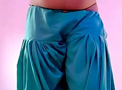 18 Year Old Indian Girl Leaks Video Showing Sexy Body to Boyfriend